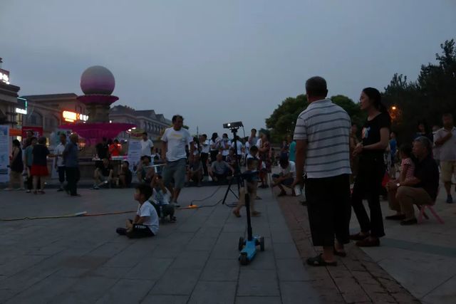 “百場電影進(jìn)社區(qū)”大型公益活動(dòng)